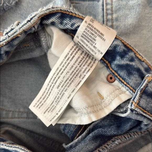 Abercrombie & Fitch High Rise Girlfriend Jeans - Blue - Picture 3 of 9